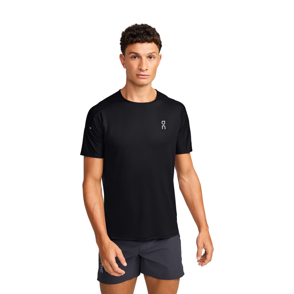 On Performance-T 3 Men Black Clothing On Running