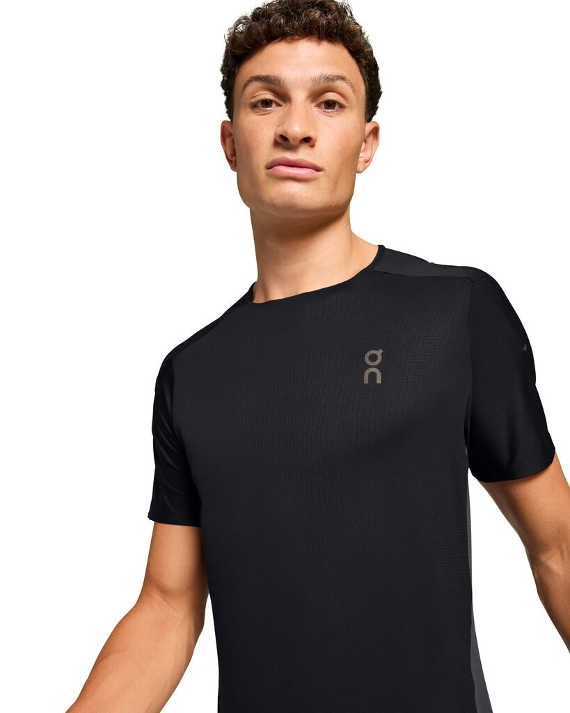 On Performance-T 3 Men Black Clothing On Running