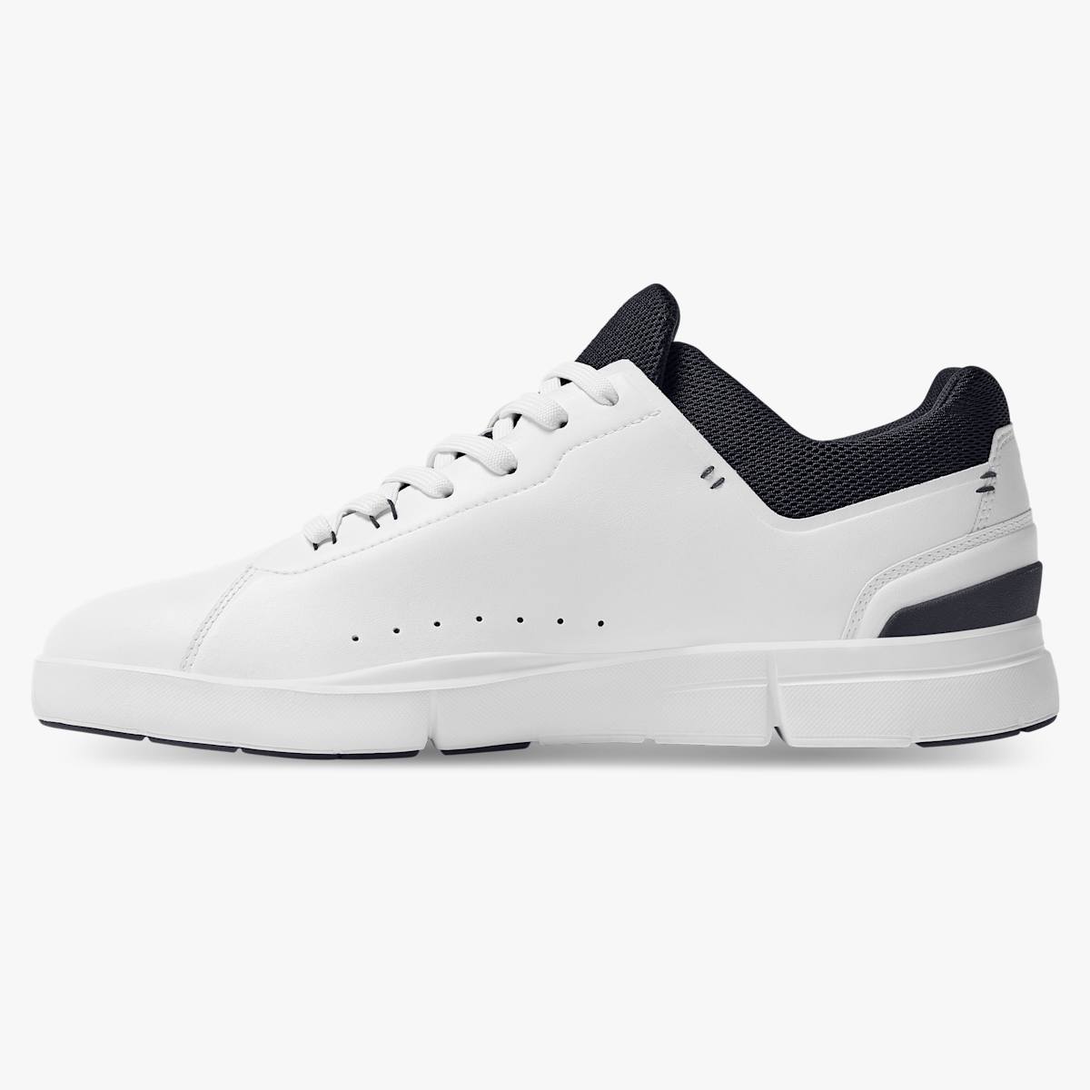 On Running The Roger Advantage Tennis Shoe Men - White/Midnight Running Shoes On Running